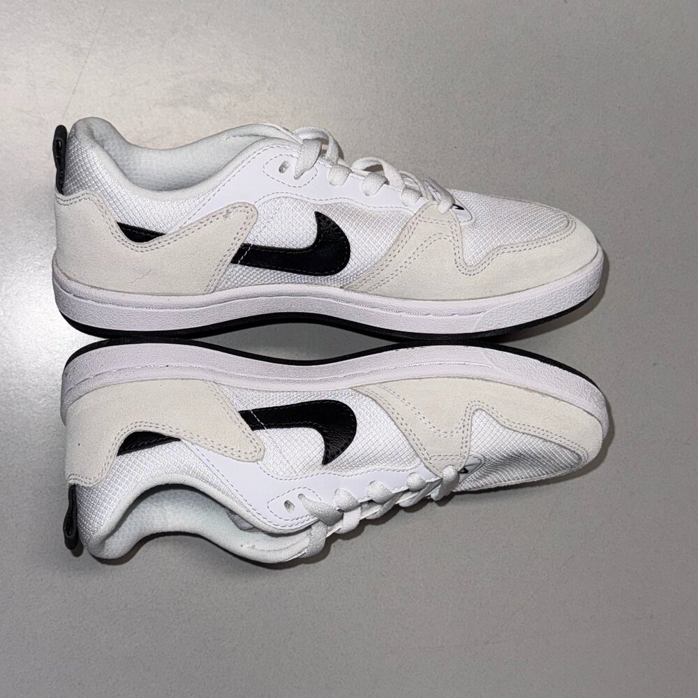 Nike Alleyoop NWOT W7